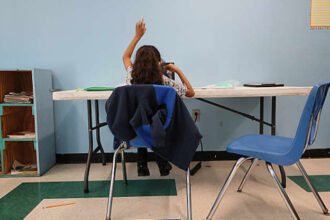 106855992 1616079931348 gettyimages 1228656250 kreiter09212020ymca3 التعليم الافتراضي يتسبب في خسائر جسدية وعاطفية حقيقية للآباء مجلة نقطة العلمية