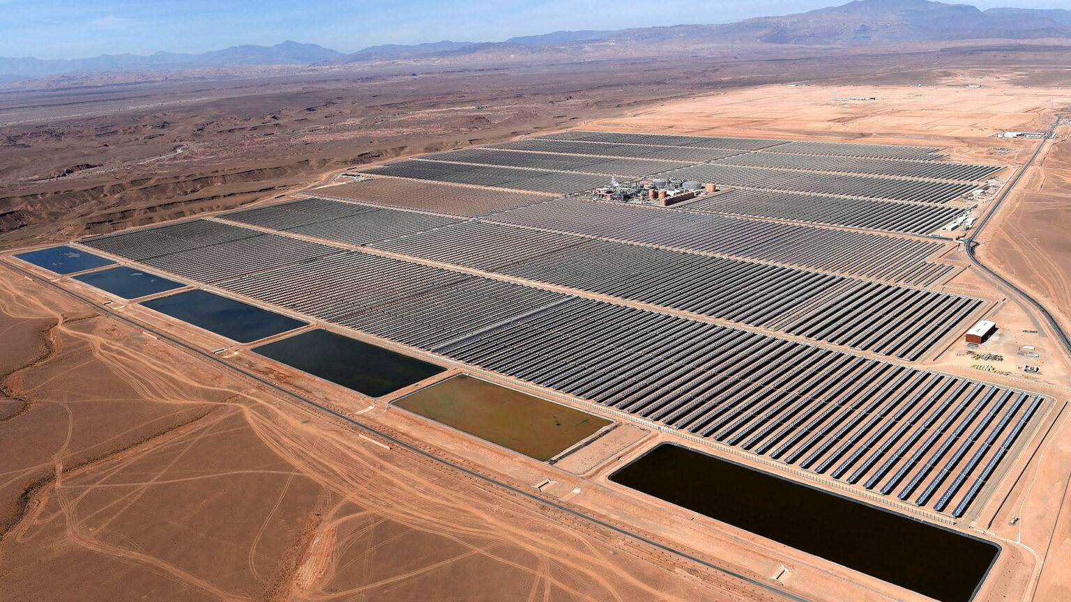 desertec الطاقات المتجددة في الجزائر..مشروع "ديزيرتيك" لم ير النوربسبب تكلفته" مجلة نقطة العلمية