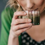 ezgif 6 9223cc5ee43f مياه الكلوروفيل تكتسح TikTok .. فهل هي فعالة بالفعل؟ مجلة نقطة العلمية