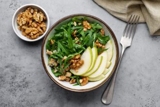 eating walnuts may be linked with improved longevity study finds دراسة: تناول المزيد من الجوز يساعد على العيش لفترة أطول مجلة نقطة العلمية