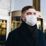 n3xrCHxbRA93n9aJDHfs ما هو القناع الأكثر أمانا لمنع انتقال COVID-19؟ مجلة نقطة العلمية