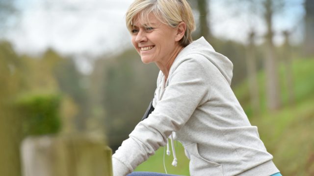 50 Year Old Woman Exercising Happy مجلة نقطة العلمية