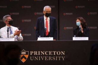 us japanese scientist جائزة نوبل في الفيزياء لعام 2021 مُنحت لدراسة دور الإنسانية في تغير المناخ مجلة نقطة العلمية