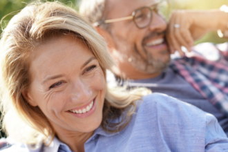 Untitled design 48 33 تعرف على عادات الأكل التي تبطئ الشيخوخة بعد سن الـ50! مجلة نقطة العلمية