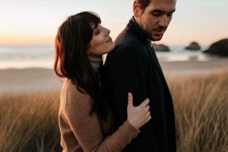 woman and man in field 3 جوانب من الصحة الإنجابية للذكور لا يمكننا تجاهلها! مجلة نقطة العلمية