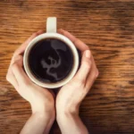 coffee cup كيف يمكن لتناول القهوة أن يطيل عمرك؟ مجلة نقطة العلمية