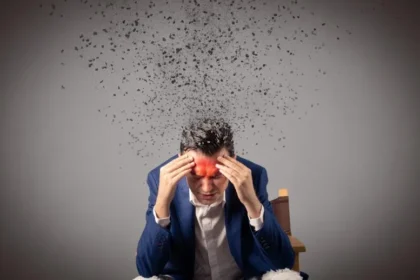 Headache Migraine Concept 777x518 1 دراسة: تحديد أسباب الصداع النصفي وخيارات علاج واعدة مجلة نقطة العلمية