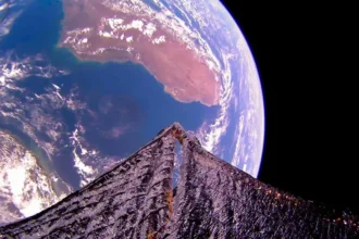 1959169e0cda68bd7b3eee4406fdf584 المركبة الفضائية الجريئة "LightSail 2" تقترب من الاحتراق مجلة نقطة العلمية