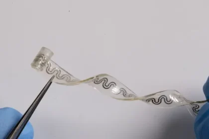 3281 تطوير جهاز قابل للزرع يذوب في الجسم يمكن أن يوفر بديلاً لمسكنات الألم مجلة نقطة العلمية