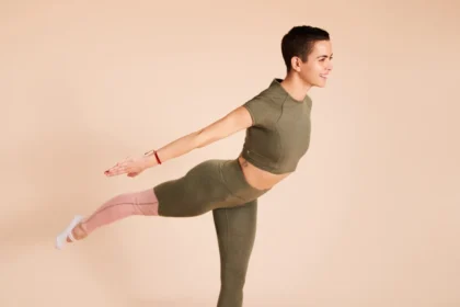 mindfulmovement aq0i3074 القدرة على الوقوف على ساق واحدة تشير إلى مدى طول عمرك! مجلة نقطة العلمية