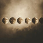القمر في أطواره المختلفة
