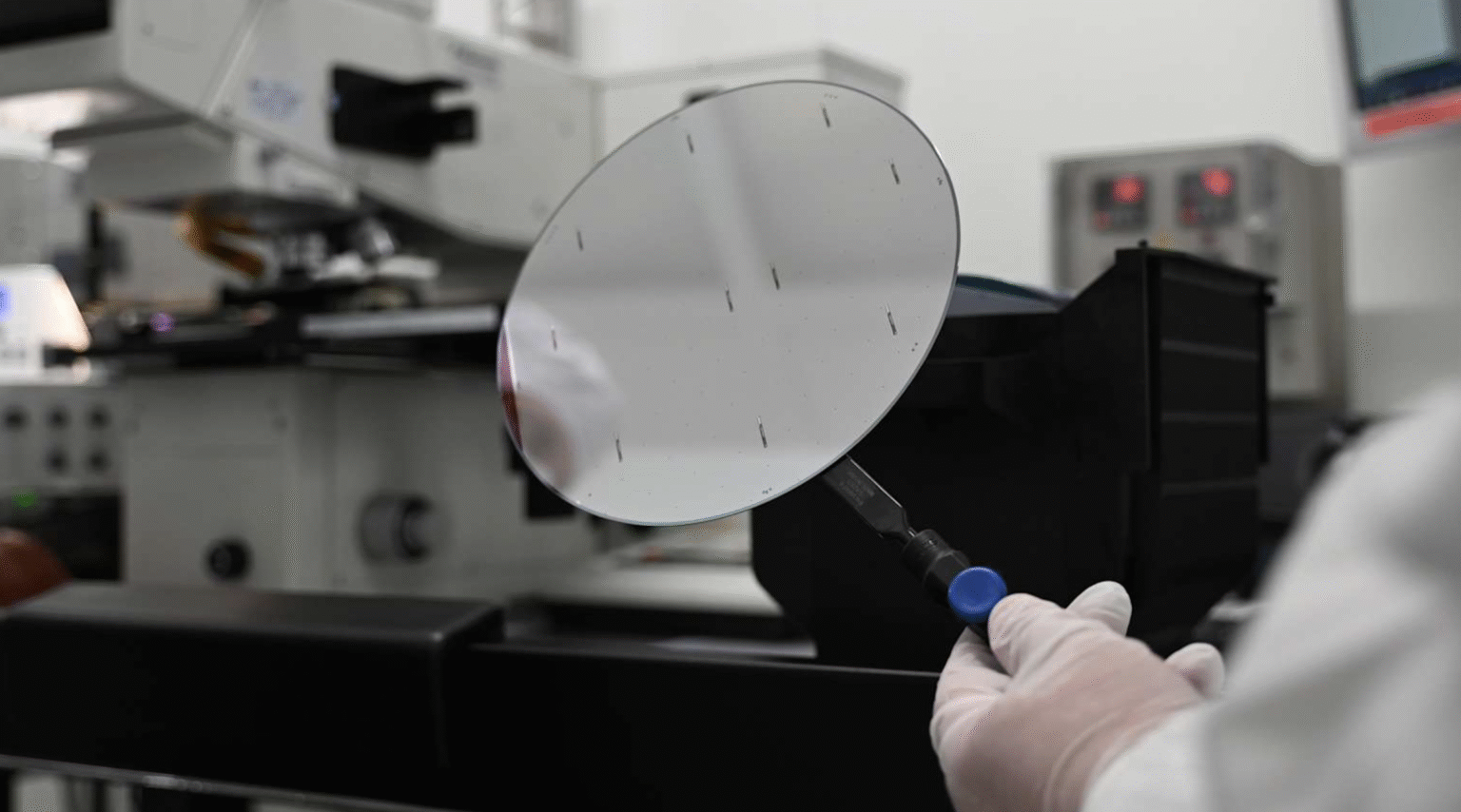 حرب الرقائق الإلكترونية .. هولندا تستولي على شركة "نيكسبيريا" المملوكة لشركة صينية 1 حرب الرقائق الإلكترونية