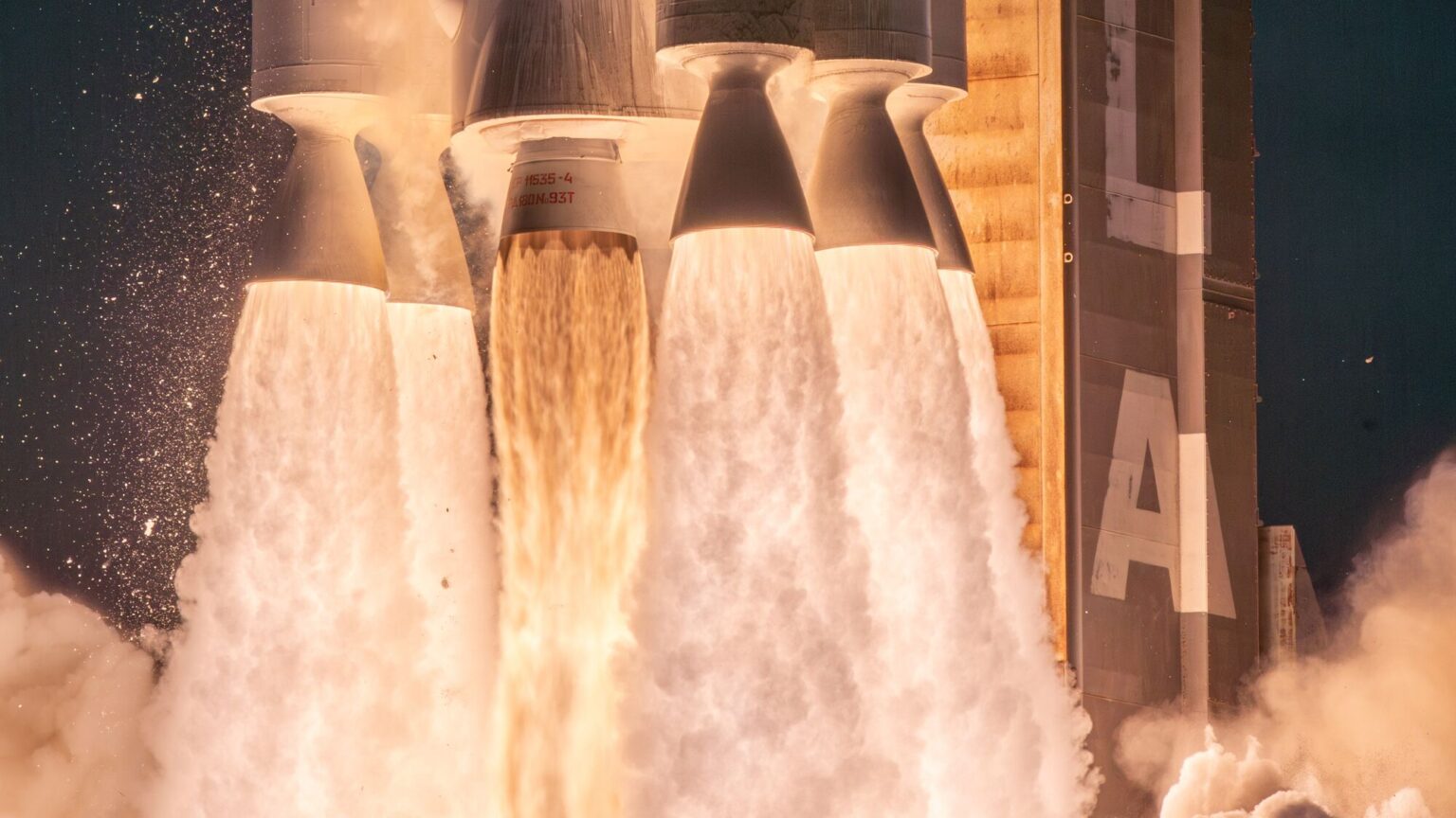 سبيس إكس تطلق 24 قمرًا اصطناعيًا لشبكة "كويبر" التابعة لأمازون 1 كويبر