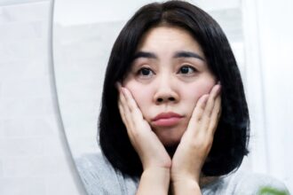 nok6awhy we لماذا تظهر الهالات السوداء وانتفاخات تحت العين مجلة نقطة العلمية